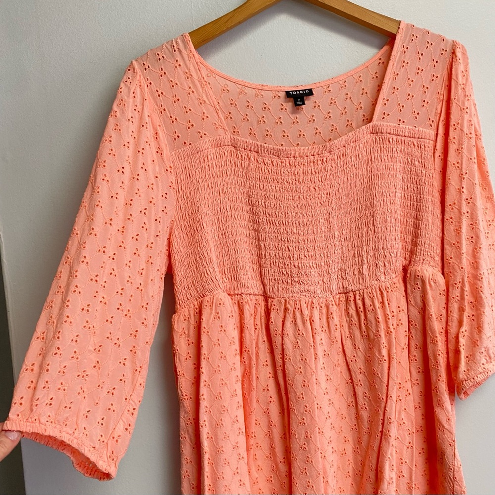 TORRID RUCHED EYELET TOP - 2X (2) - Picture 3 of 14